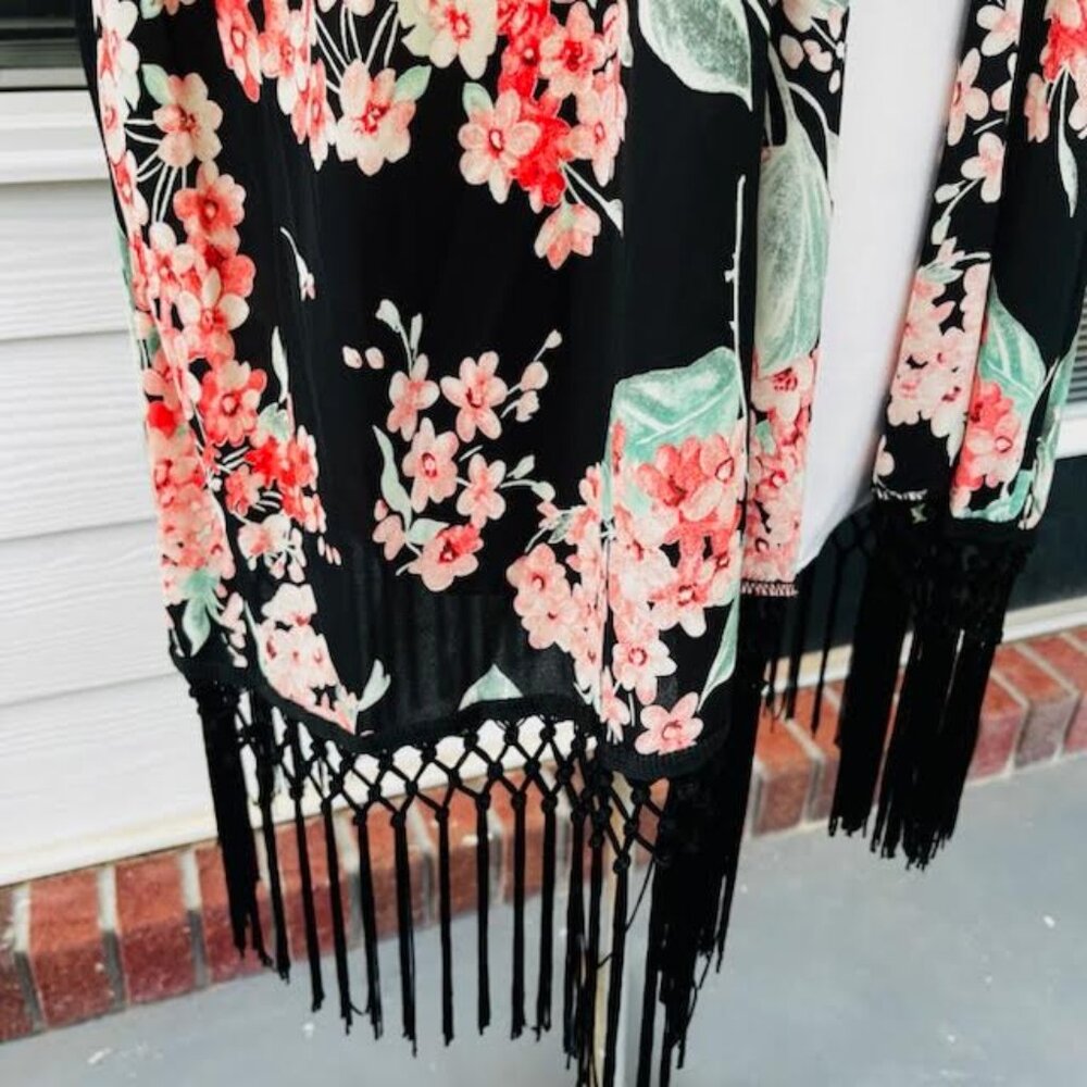 Janette Plus Kimono Women's Size OS Floral Whimsical Fringe Boho - Picture 4 of 5
